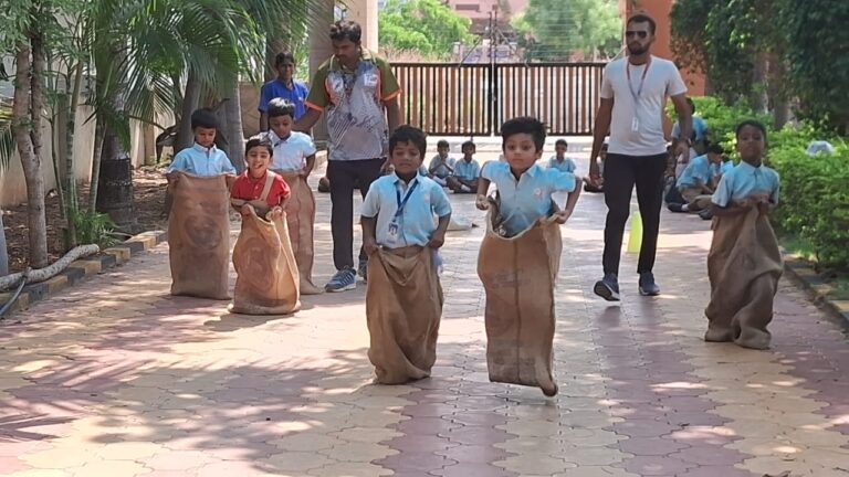 Sack-Race (4)